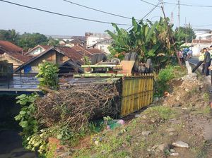 Truk Terguling di Ciampea Bogor, 2 Orang Tewas
