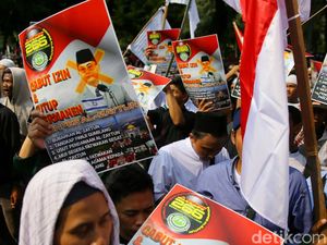 Momen FPI Versi Baru Tuntut Kemenag Tutup Ponpes Al-Zaytun Momen FPI Versi Baru Tuntut Kemenag Tutup Ponpes Al-Zaytun