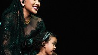 8 Momen Haru Saat Mutia Ayu dan Gewa Bertemu Glenn Fredly