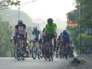 Group Ride ke-8 GFNY Bali-IFG Life Jelajahi Kota Semarang