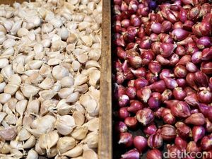 Harga Bawang Merah dan Bawang Putih Melonjak Jelang Lebaran Harga Bawang Merah dan Bawang Putih Melonjak Jelang Lebaran
