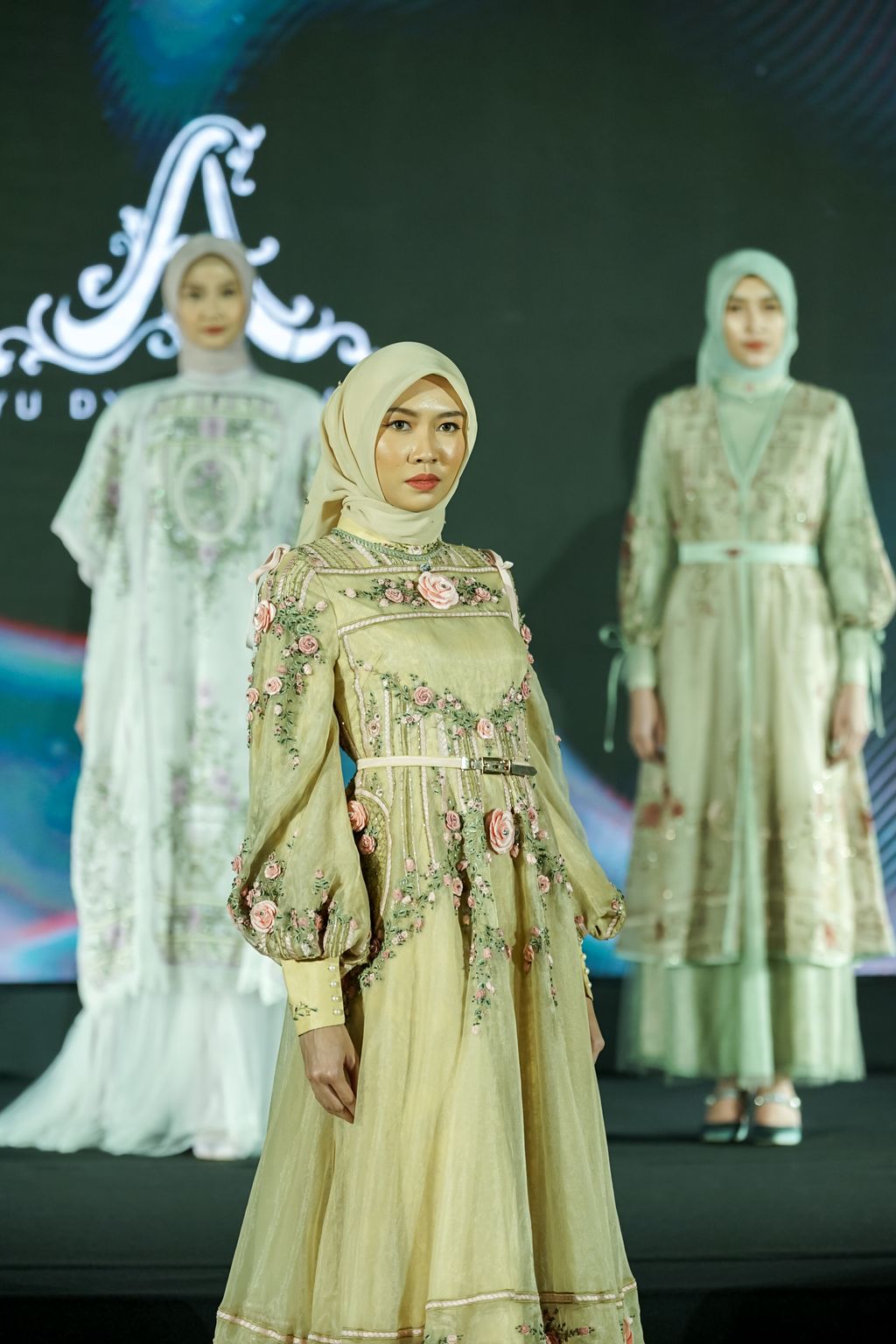 Modest fashion karya Ayu Dyah Andari
