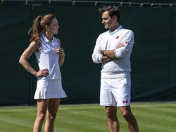 Kate Middleton Bikin Roger Federer Terpukau, Stylish Pakai Baju Tenis Putih