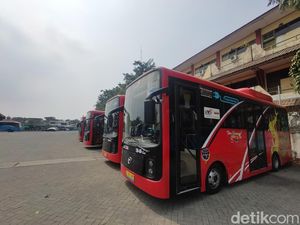 15 Bus Listrik Eks G20 Beroperasi Lagi di Surabaya Usai Setahun Dihentikan 15 Bus Listrik Eks G20 Beroperasi Lagi di Surabaya Usai Setahun Dihentikan