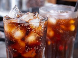 Miris! 5 Orang Ini Cuma Mau Minum Soda Hingga Nyaris Kritis