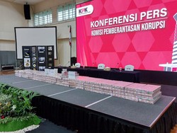 Penampakan Tumpukan Uang Rp 81 M Kasus TPPU Lukas Enembe