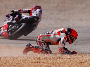 Crash-Tabrak Bastianini di MotoGP Inggris, Marc Marquez: Kali Ini Lagi Apes Saja! Crash-Tabrak Bastianini di MotoGP Inggris, Marc Marquez: Kali Ini Lagi Apes Saja!