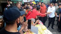 Momen Jokowi Blusukan di Pasar Palmerah