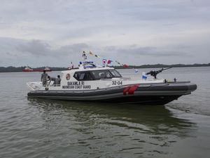 Potret Kapal Patroli Buatan Lokal untuk Perkuat Keamanan di Zona Timur Potret Kapal Patroli Buatan Lokal untuk Perkuat Keamanan di Zona Timur