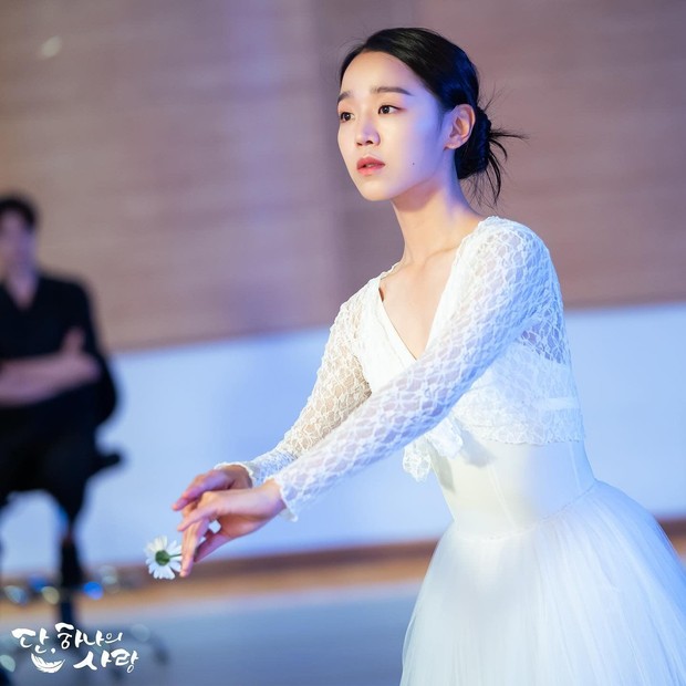 Potret Shin Hye Sun dalam drama Angel's Last Mission Love