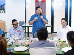 Prabowo Resmikan RM Payakumbuah Milik Arief Muhammad di Kemang