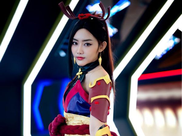 6 Potret Putri Maudy Cosplayer Kesayangan Netizen