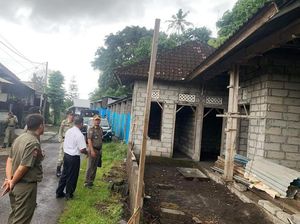 Viral Warga Bangun Rumah Diam-diam di Sempadan Sungai Viral Warga Bangun Rumah Diam-diam di Sempadan Sungai