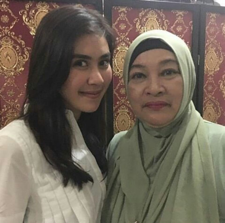 Syahnaz dan Ibunda Jeje Govinda