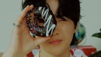 Brand Mewah hingga Gorengan Arab di Teaser EXIST Suho, D.O, dan Sehun EXO