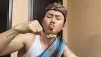 7 Foto Transformasi Gaya Rafael Tan, Dari Boyband Kini Duta Seblak