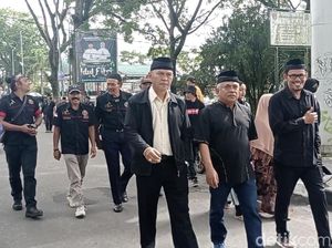 Walkot Bukittinggi Erman Diadukan ke Polisi soal Dugaan Hoax Kasus Inses Walkot Bukittinggi Erman Diadukan ke Polisi soal Dugaan Hoax Kasus Inses