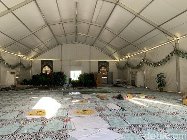 Intip Persiapan Terakhir Tenda Jemaah Haji Maktour di Arafah