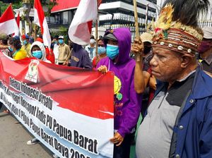 Aksi Desak Mendagri Pilih Pejabat Papua Barat yang Netral