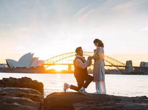 7 Momen Romantis Anthony Ginting Lamar Kekasih di Australia