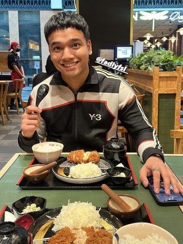 Diduga Putus, Fadly Masih Pajang Foto Rebecca Klopper di Wallpaper Ponsel