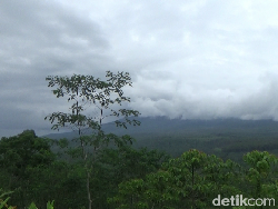 Gunung Semeru Fluktuatif, Awan Panas Guguran Masih Berpotensi Terjadi