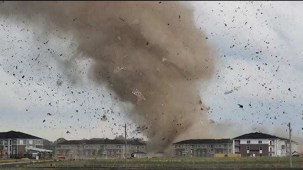 Horor Tornado Terjang Rumah Warga di Indiana AS