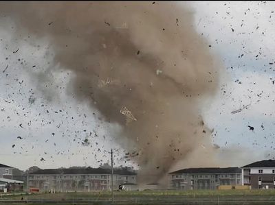Horor Tornado Terjang Rumah Warga di Indiana AS