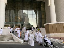 Potret Suasana Keberangkatan Jemaah Haji Maktour ke Padang Arafah