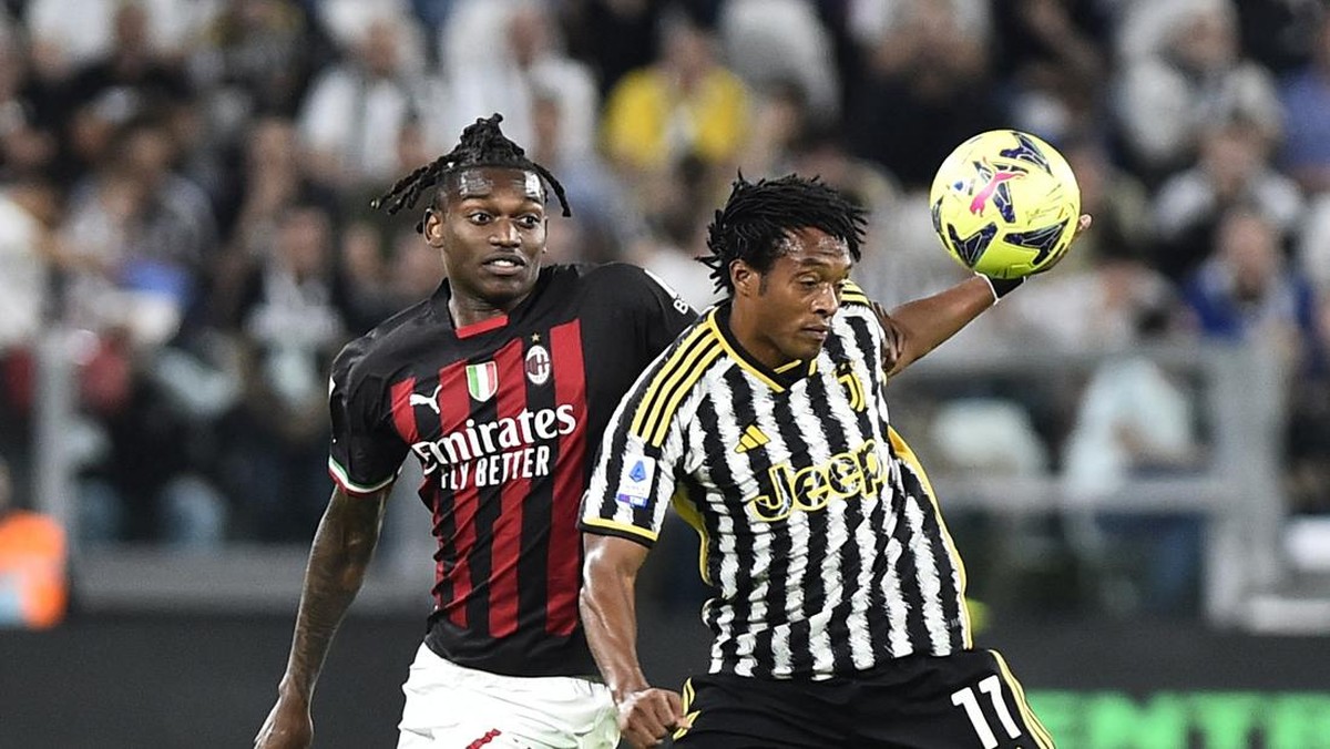 Juan Cuadrado (kanan) tinggalkan Juventus (REUTERS/MASSIMO PINCA)
