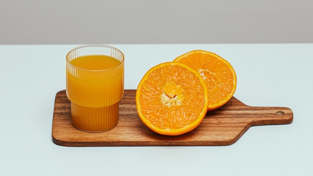 Jus jeruk Jus jeruk dipercaya dapat menetralisir rasa mual setelah mengonsumsi daging kambing
