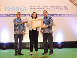 Dinilai Sehat-Mengedukasi, Le Minerale Raih Penghargaan Pergizi Pangan