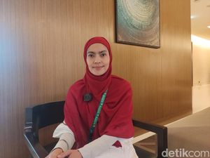 Kisah Lola Amaria Dua Kali Diantar Maktour Menuju Baitullah