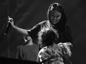 Mutia Ayu Cuma Bisa Curhat ke Anak saat Rindu Glenn Fredly