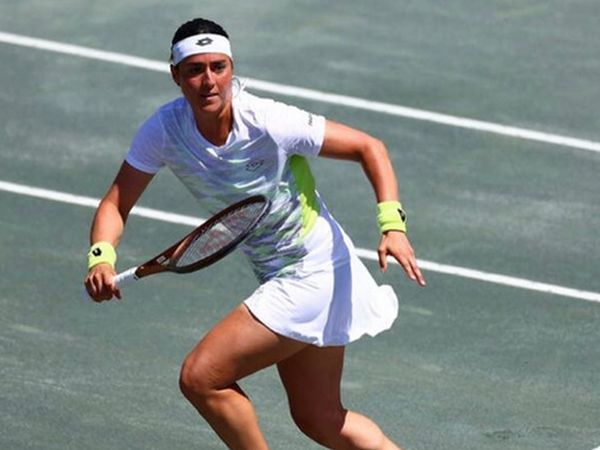 Foto: Petenis Wanita Muslim yang Protes Aturan Celana Dalam di Wimbledon