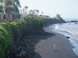 Tangkal Abrasi, Pemkab Badung Tata Pantai Petitenget hingga Cemagi