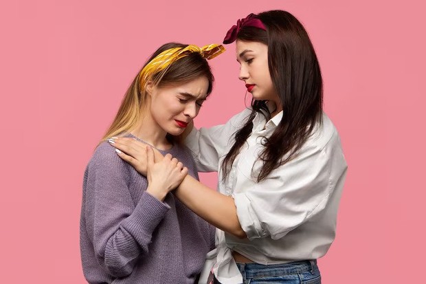 Perempuan cerdas berkelas memiliki rasa empati yang tinggi