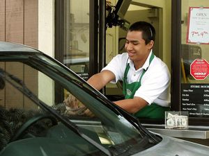 Pesan Starbucks 3 Menit Sebelum Tutup, Pria Ini Dihujat Netizen karena Ini