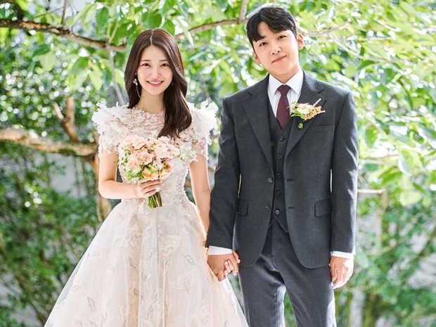 Potret Yukika dan Minhyuk (MAP6) dalam foto pre-wedding/ Foto: instagram.com Potret Yukika dan Minhyuk (MAP6) dalam foto pre-wedding
