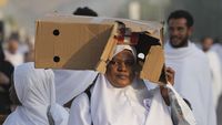 Cuaca Ekstrem, Begini Siasat Jemaah Haji Lindungi Diri dari Serangan Panas