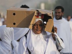 Cuaca Ekstrem, Begini Siasat Jemaah Haji Lindungi Diri dari Serangan Panas