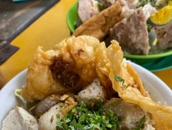 Sluuurp! Segarnya Bakso Malang Viral Ini Cocok Buat Makan Siang