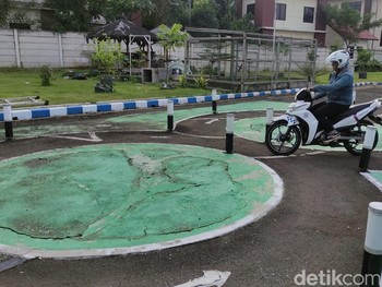 Jalur Sial Pemburu SIM