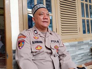 Aiptu Nana Ajarkan Quran ke Warga Jambi: Saling Bantu dalam Kebaikan Aiptu Nana Ajarkan Quran ke Warga Jambi: Saling Bantu dalam Kebaikan