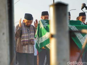 Potret Amien Rais Salat Id Bersama Warga Muhammadiyah Bandung
