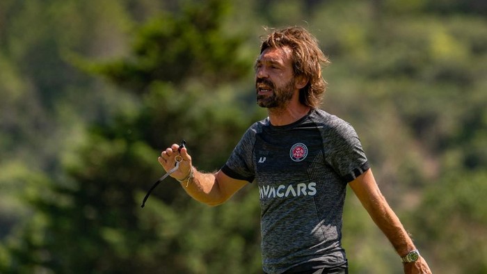 Fatih Karagumruks Italian head coach Andrea Pirlo attends a training session at Turkish Football Federations (TFF) facilities in Istanbul, on July 27, 2022. A year after being sacked by Juventus in the wake of a disappointing first season in charge, Italy great Andrea Pirlo is aiming to relaunch his coaching career on the banks of the Bosphorus with unfashionable Istanbul club Fatih Karagumruk. (Photo by Yasin AKGUL / AFP)