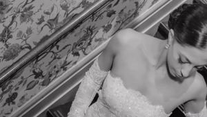 8 Foto Pengantin Pakai Gaun Transparan Mengundang Hujatan, Mengaku demi Anak