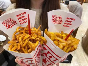 Cicip Kentang Goreng Viral dengan Ragam Saus yang Bisa Refill Sepuasnya Cicip Kentang Goreng Viral dengan Ragam Saus yang Bisa Refill Sepuasnya