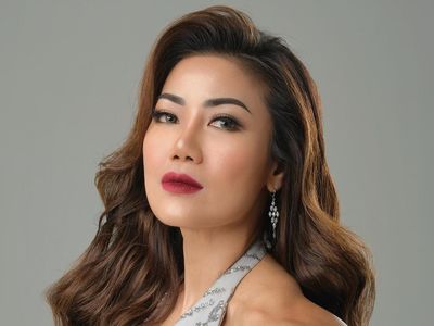 Foto Inge Anugrah, Mantan Istri Ari Wibowo Bikin Pangling Tampil Glamour