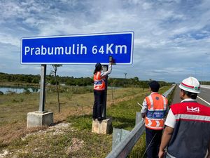 Hutama Karya Cetak Laba Bersih Rp 2,4 Triliun Hutama Karya Cetak Laba Bersih Rp 2,4 Triliun